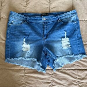 Forever 21 Distressed Stretchy Shorts (size 16/1X/2XL) ☀️🍉⛱️🕶️ GET SUMMER READY😎